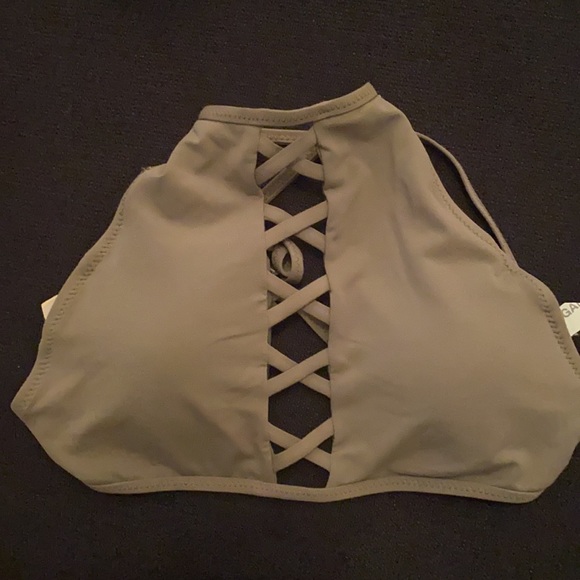 Bikini- 4 pcs size small. All $20 items in my closet are 2/$30 - Picture 2 of 7